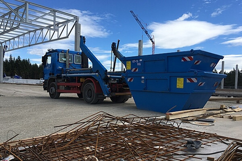 Remont, budowa, porządki – jak legalnie i&nbsp;wygodnie pozbyć się odpadów?